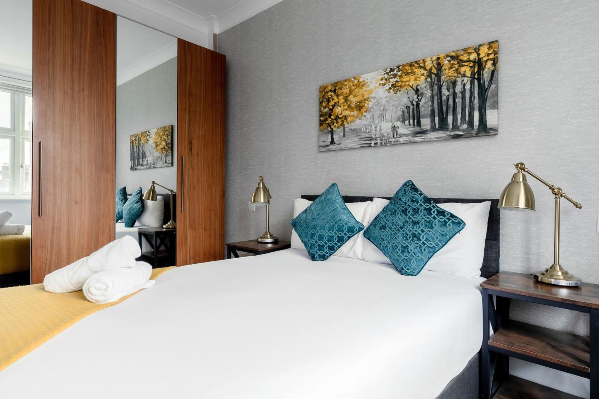 Marble Arch Apartments Londen Kamer foto